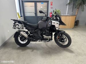 BMW R 1300 GS ADVENTURE R1300GSA TRIPLE BLACK AUTOMÁTICA