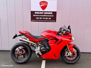DUCATI SUPERSPORT 950 S AVEC LIGNE AKRAPOVIC
