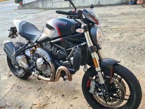 DUCATI MONSTER 821 STEALTH