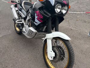 HONDA AFRICA TWIN 750