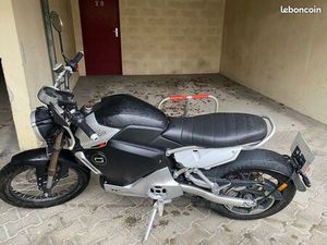 MOTO ÉLECTRIQUE - SUPER SOCO TC MAX 125 CC