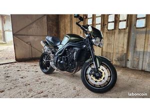 TRIUMPH SPEED TRIPLE 1050