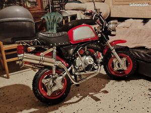 PETITE MOTO MONKEY GORILLA SKYTEAM 50