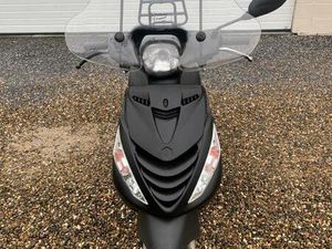 ② PIAGGO ZIP A KLASSE