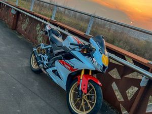 YAMAHA R125 - ÉDITION 60TH ANNIVERSARY