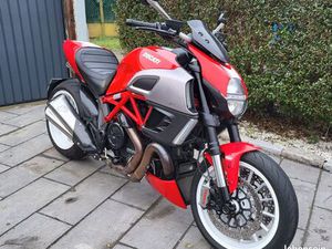 DUCATI DIAVEL WHITE STRIPE