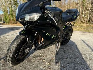 YAMAHA R1 2007
