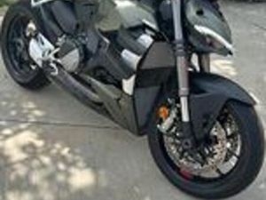 DUCATI STREETFIGHTER V2 - 2024 KM 2&APOS;000