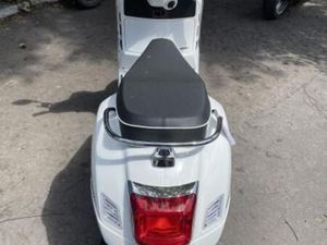 VESPA GTS 300 LED USB LM