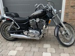 1999 SUZUKI INTRUDER 1400 CC - VERY LOW SEAT COMFORTABLE CRUISER