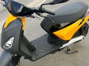 SCOOTER PIAGGIO 1 - ÉLECTRIQUE