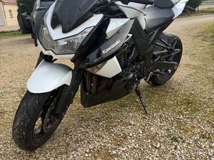 KAWAZAKI Z1000 SPÉCIAL ÉDITION