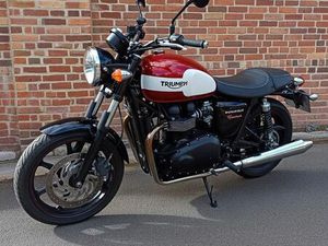 TRIUMPH BONNEVILLE NEWCHURCH SPÉCIAL ÉDITION