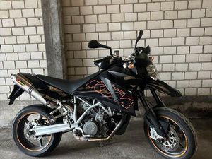 KTM SUPERMOTO 950