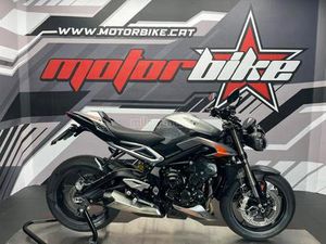 TRIUMPH - STREET TRIPLE 765