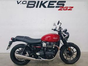 TRIUMPH - STREET TWIN