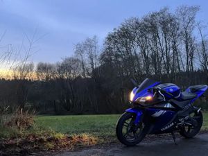 YAMAHA YZF-R125