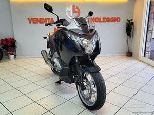 HONDA INTEGRA 700 SOLO 5800KM