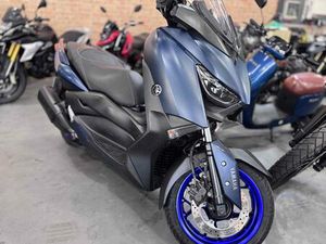 YAMAHA XMAX 250