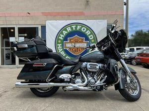 2015 HARLEY-DAVIDSON CVO™ LIMITED