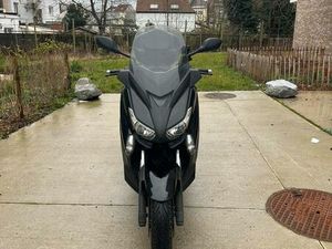 ② YAMAHA XMAX 400 01/2016