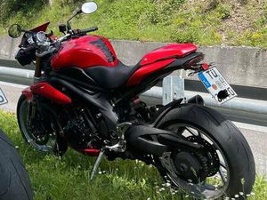 TRIUMPH SPEED TRIPLE 515NV MIT ABS - ROT