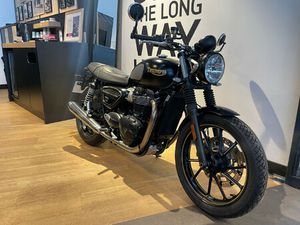 TRIUMPH STREET TWIN 900 - GOLD LINE EDITION - BRIDABLE A2 - 9300 KMS - OCTOBRE 2021 - 1ERE MAIN