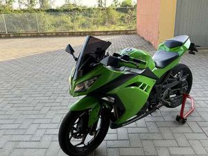 KAWASAKI NINJA 300 VERDE