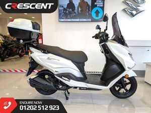 SUZUKI BURGMAN 125 WITH REAR RACK, TOP BOX AND TALL SCREEN