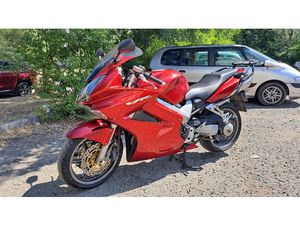 HONDA VFR 800 VTEC →