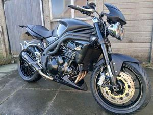 2010 TRIUMPH SPEED TRIPLE 1050 , LOW MILES , GOOD CONDITION