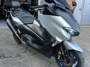 YAMAHA T-MAX 530SX AKRAPOVIC →