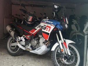 APRILIA TUAREG 660 660 E5 EVOCATIVE DAKARPODIUM