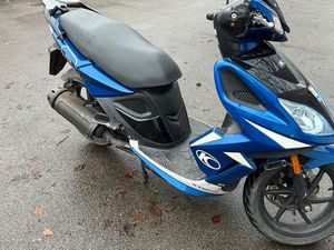 KYMCO SUPER 8 2T 45 CC ROLLER FAHRBEREIT