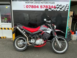 YAMAHA XT660