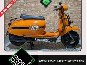 SCOMADI TURISMO LEGGERA 200. 16. ONLY 3039 MILES. SERVICED. LUGGAGE RACKS.