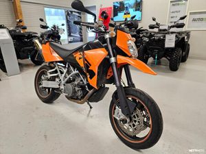 SUPERMOTO // AKRAPOVIC // KAHVANLÄMMITTIMET