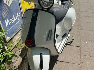 VESPA 300 GTS SUPER SPORT