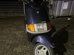 PIAGGIO SFERA ROLLER - TOP ZUSTAND, VIELE NEUTEILE