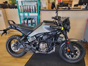 MOTO NEUVE: HUSQVARNA SVARTPILEN 125