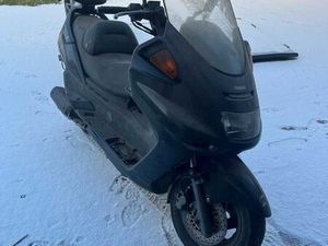 YAMAHA MAJESTY 250 KÓRNIK