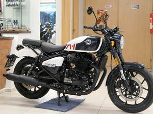 ROYAL ENFIELD OSTATNÍ SHOTGUN 650 STENCIL WHITE ( OD | SAUTO.CZ