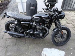 TRIUMPH BONNEVILLE T120 BLACK