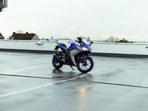 YAMAHA R3 2015 RH07