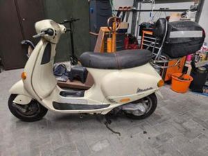 VESPA ET4 125 - BOUWJAAR 1998 - BELGISCHE PAPIEREN — SCOOTERS | VESPA — MARKTPLAATS