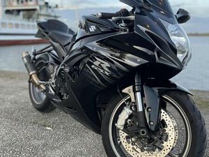 SUZUKI GSX-R