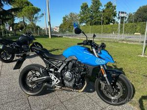 SUZUKI GSX-8S