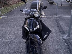 PEUGEOT TWEET 125 - 8500 KM - BATTERIE NEUVE