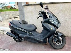 SUZUKI BURGMAN 125 EXÉCUTIVE