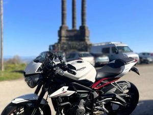 TRIUMPH STREET TRIPLE R